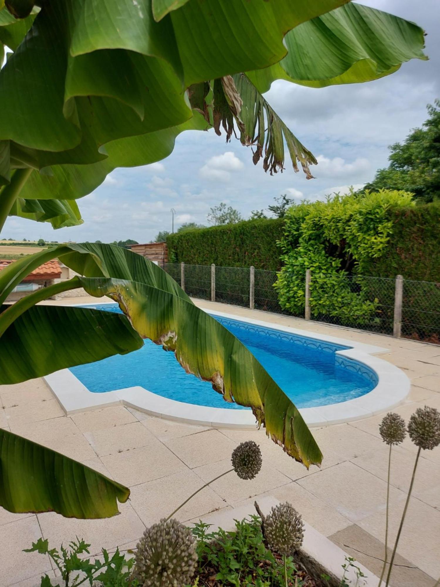 Vila Les Roses De Jonzac Mortiers Exteriér fotografie